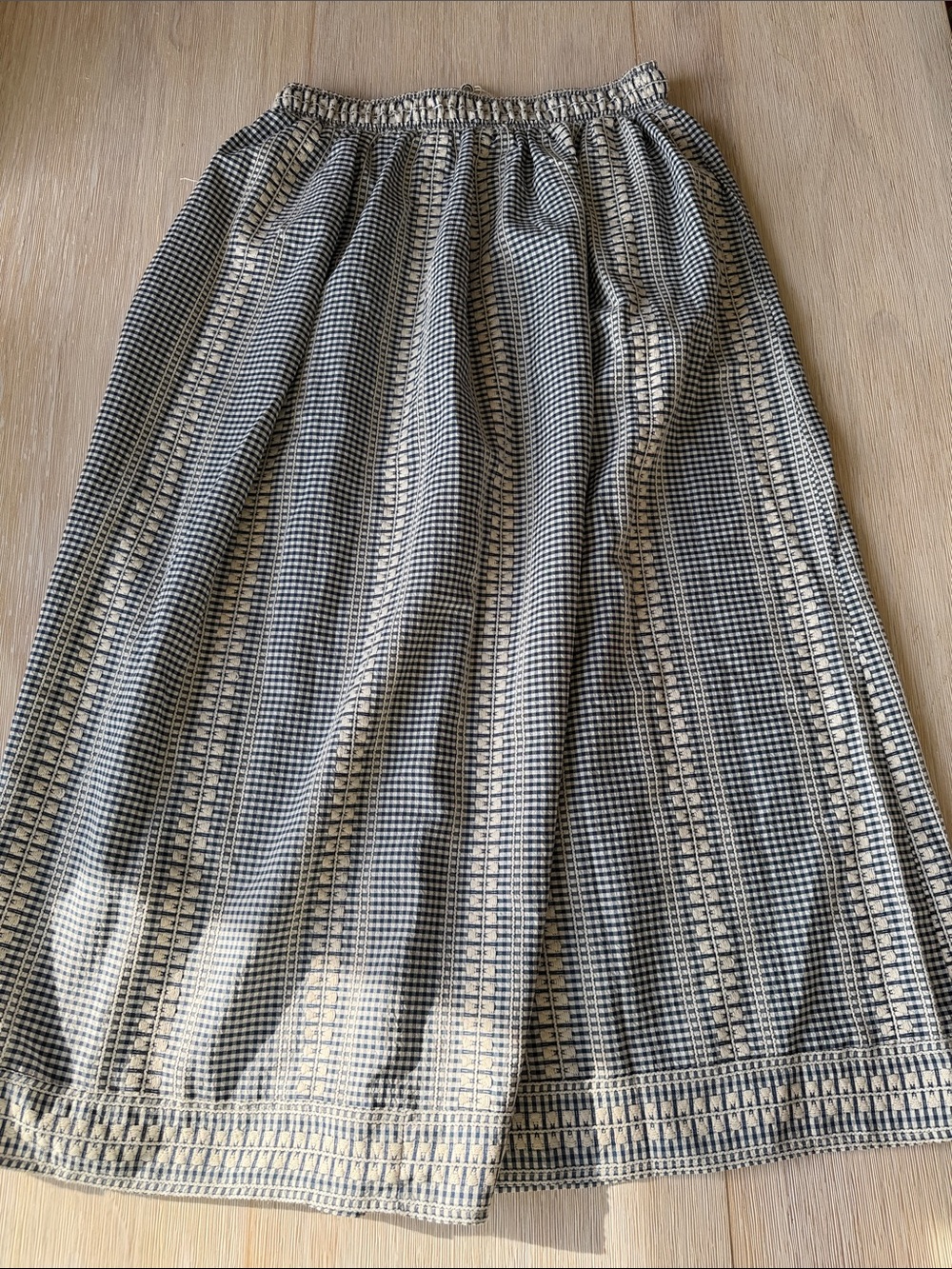 🫐NWT Adorable Max Studio Textured Navy and Cream Gingham Midi Skirt 🫐